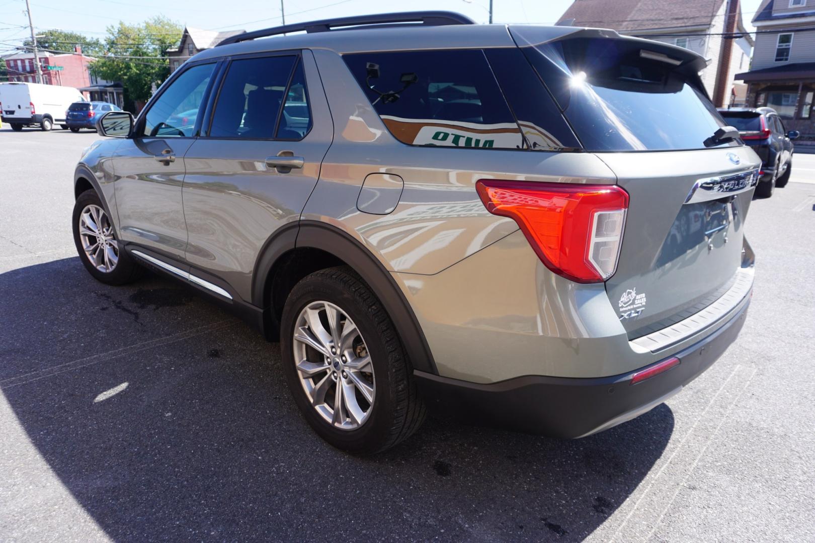 2020 GREEN /BLACK FORD EXPLORER XLT (1FMSK8DH0LG) with an 2.3L I4 engine, AUTOMATIC transmission, located at 312 Centre Ave, Schuylkill Haven, PA, 17972, (570) 593-5278, 40.638130, -76.177383- Photo#7