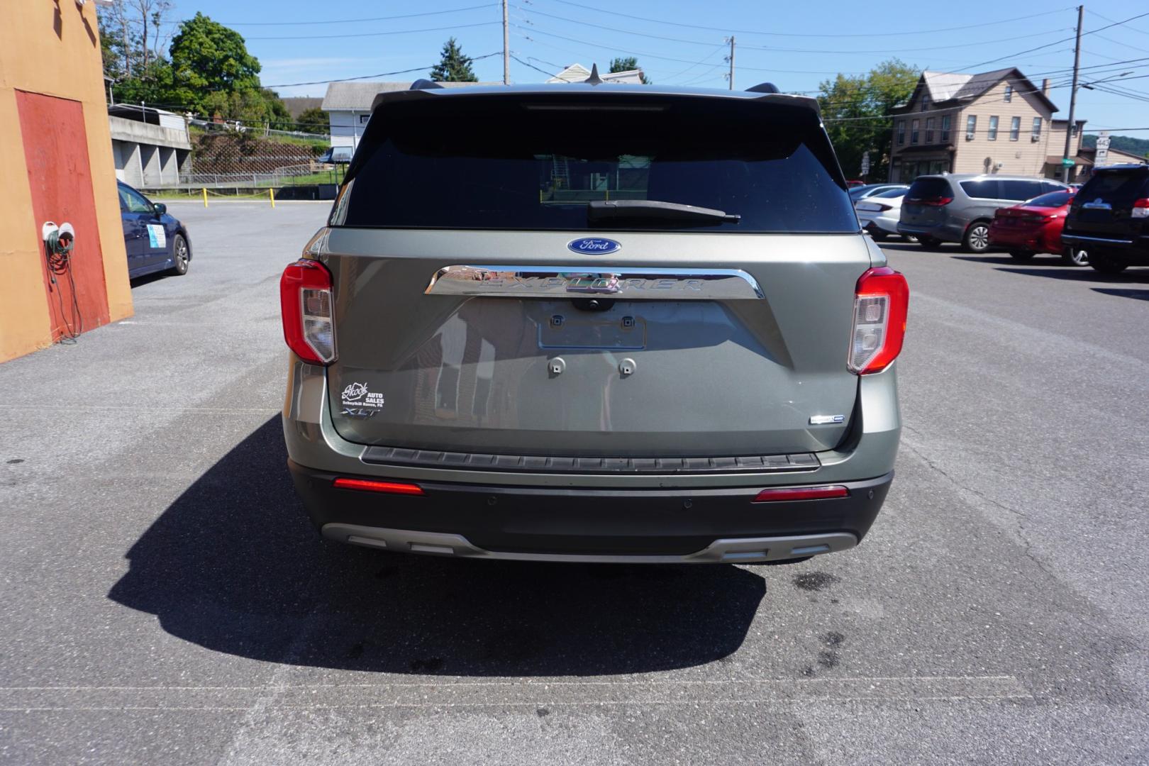 2020 GREEN /BLACK FORD EXPLORER XLT (1FMSK8DH0LG) with an 2.3L I4 engine, AUTOMATIC transmission, located at 312 Centre Ave, Schuylkill Haven, PA, 17972, (570) 593-5278, 40.638130, -76.177383- Photo#8