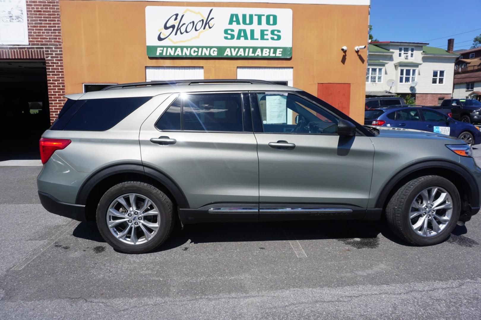 2020 GREEN /BLACK FORD EXPLORER XLT (1FMSK8DH0LG) with an 2.3L I4 engine, AUTOMATIC transmission, located at 312 Centre Ave, Schuylkill Haven, PA, 17972, (570) 593-5278, 40.638130, -76.177383- Photo#9