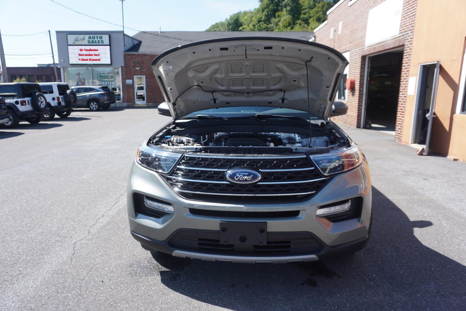 2020 GREEN /BLACK FORD EXPLORER XLT (1FMSK8DH0LG) with an 2.3L I4 engine, AUTOMATIC transmission, located at 312 Centre Ave, Schuylkill Haven, PA, 17972, (570) 593-5278, 40.638130, -76.177383- Photo#16