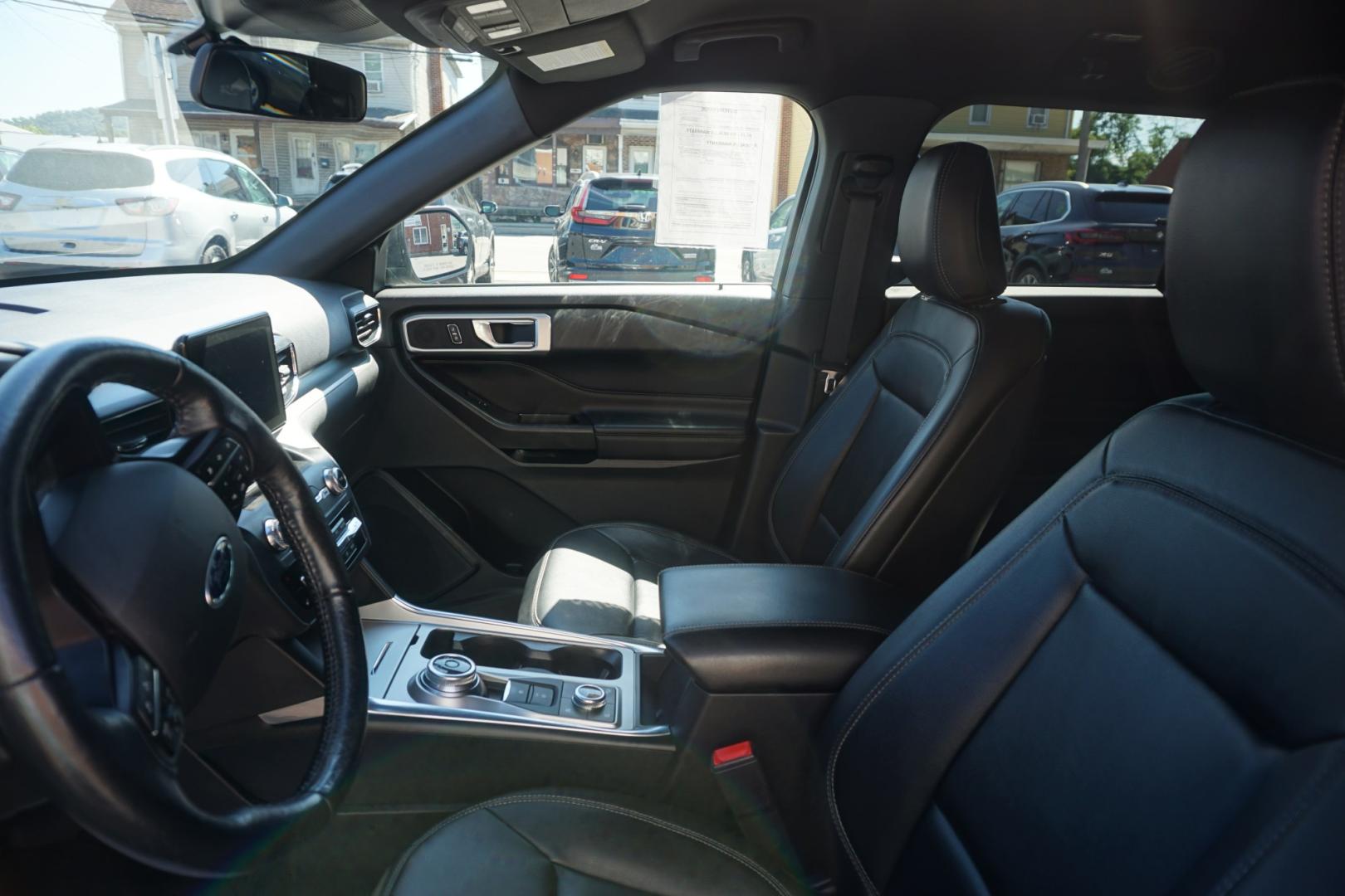 2020 GREEN /BLACK FORD EXPLORER XLT (1FMSK8DH0LG) with an 2.3L I4 engine, AUTOMATIC transmission, located at 312 Centre Ave, Schuylkill Haven, PA, 17972, (570) 593-5278, 40.638130, -76.177383- Photo#19