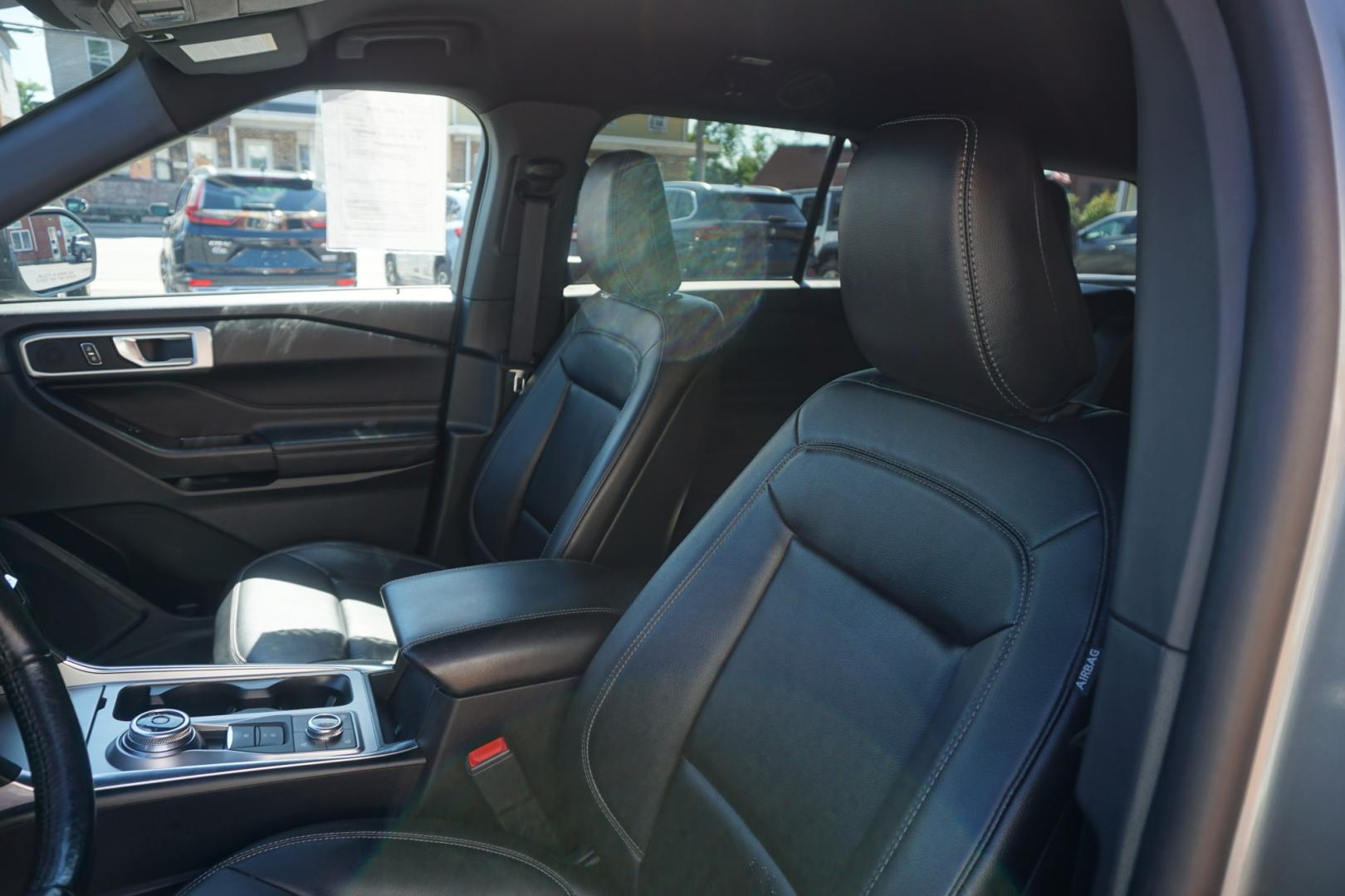2020 GREEN /BLACK FORD EXPLORER XLT (1FMSK8DH0LG) with an 2.3L I4 engine, AUTOMATIC transmission, located at 312 Centre Ave, Schuylkill Haven, PA, 17972, (570) 593-5278, 40.638130, -76.177383- Photo#20