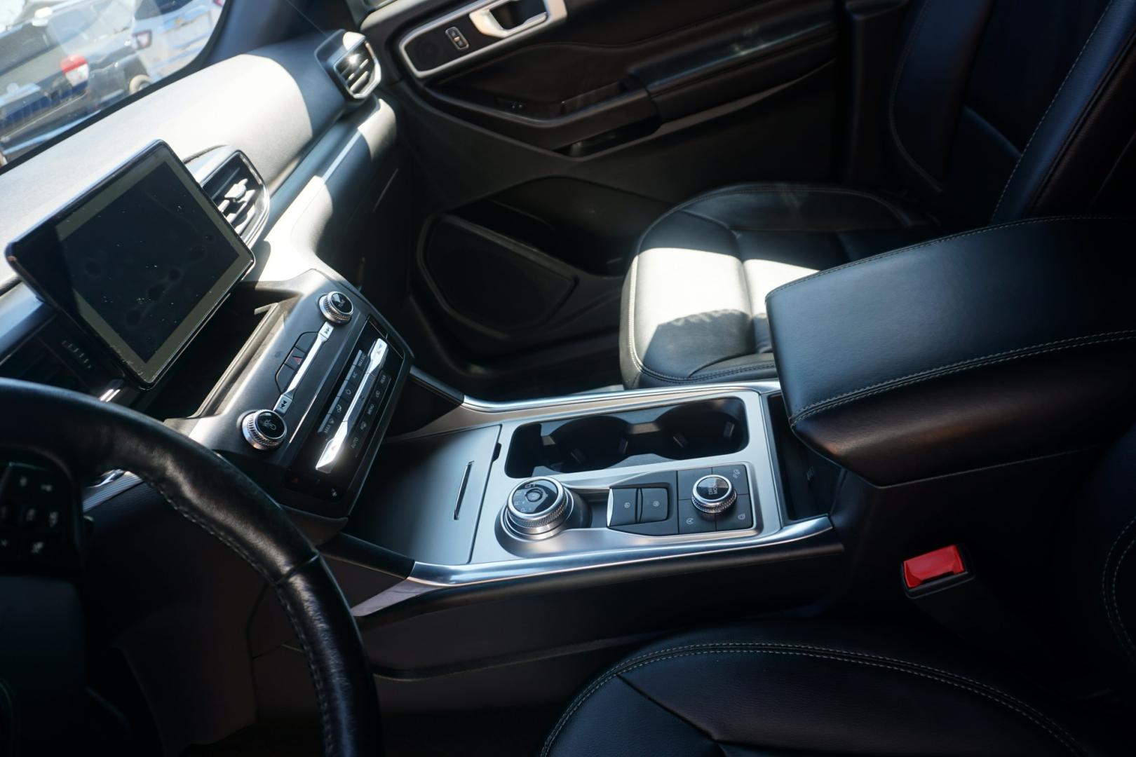 2020 GREEN /BLACK FORD EXPLORER XLT (1FMSK8DH0LG) with an 2.3L I4 engine, AUTOMATIC transmission, located at 312 Centre Ave, Schuylkill Haven, PA, 17972, (570) 593-5278, 40.638130, -76.177383- Photo#21