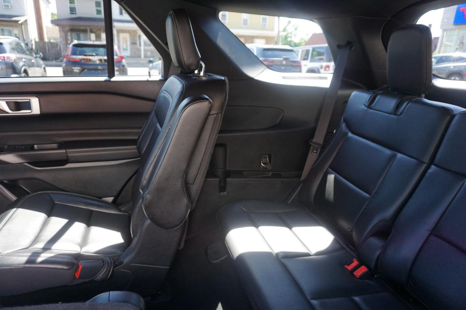 2020 GREEN /BLACK FORD EXPLORER XLT (1FMSK8DH0LG) with an 2.3L I4 engine, AUTOMATIC transmission, located at 312 Centre Ave, Schuylkill Haven, PA, 17972, (570) 593-5278, 40.638130, -76.177383- Photo#32