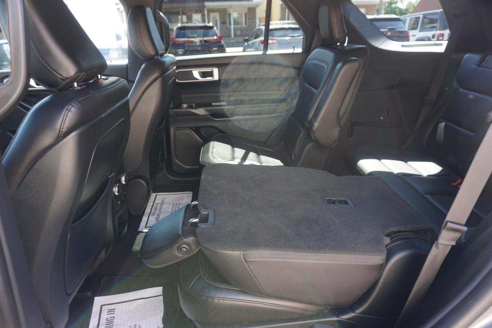 2020 GREEN /BLACK FORD EXPLORER XLT (1FMSK8DH0LG) with an 2.3L I4 engine, AUTOMATIC transmission, located at 312 Centre Ave, Schuylkill Haven, PA, 17972, (570) 593-5278, 40.638130, -76.177383- Photo#33