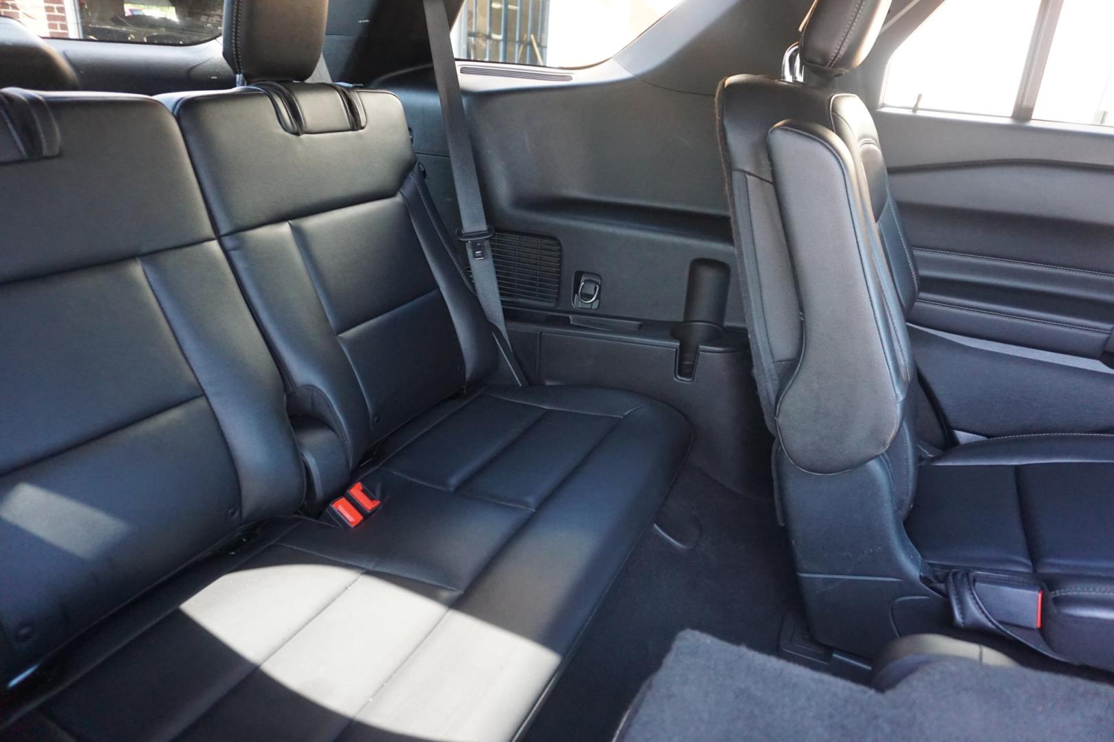 2020 GREEN /BLACK FORD EXPLORER XLT (1FMSK8DH0LG) with an 2.3L I4 engine, AUTOMATIC transmission, located at 312 Centre Ave, Schuylkill Haven, PA, 17972, (570) 593-5278, 40.638130, -76.177383- Photo#39