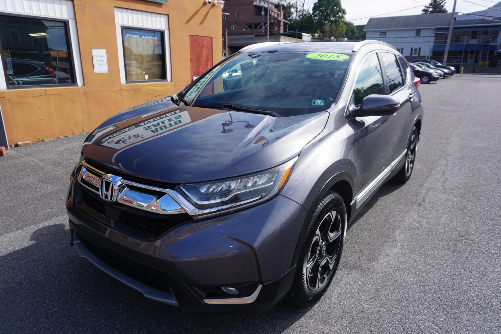 2018 GRAY /GRAY HONDA CR-V TOURING (2HKRW2H90JH) with an 1.5L I4 engine, CVT transmission, located at 312 Centre Ave, Schuylkill Haven, PA, 17972, (570) 593-5278, 40.638130, -76.177383- Photo#2