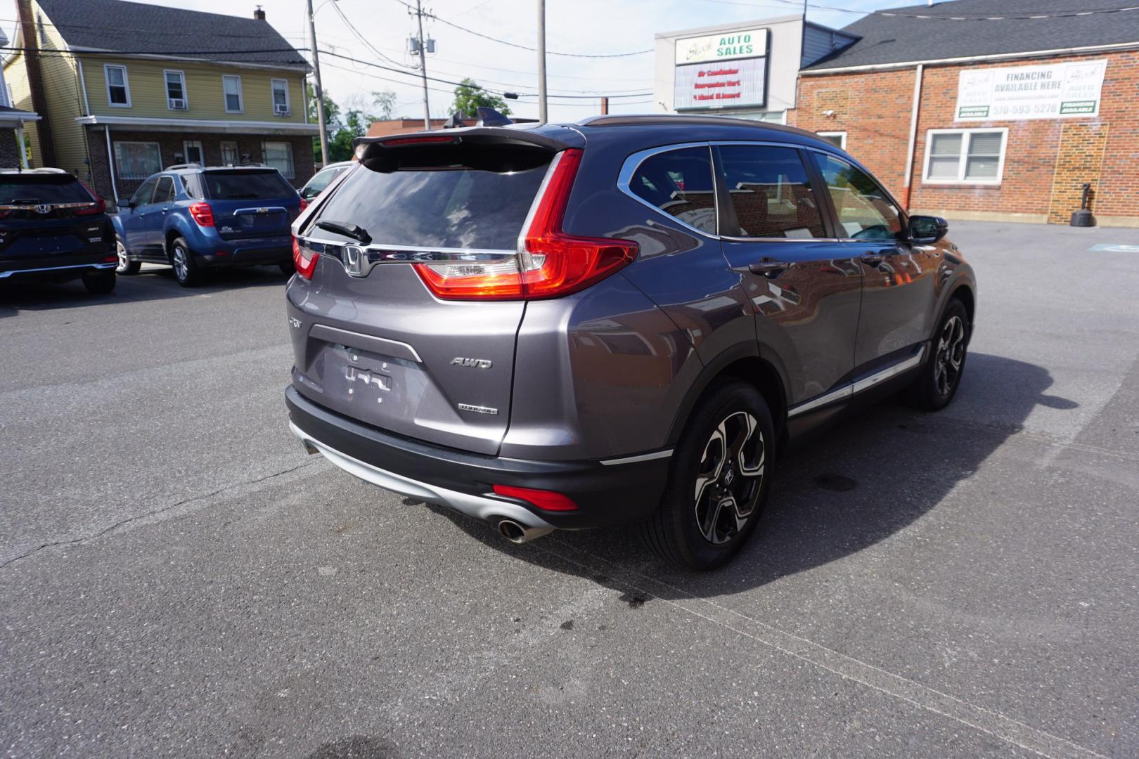 2018 GRAY /GRAY HONDA CR-V TOURING (2HKRW2H90JH) with an 1.5L I4 engine, CVT transmission, located at 312 Centre Ave, Schuylkill Haven, PA, 17972, (570) 593-5278, 40.638130, -76.177383- Photo#11