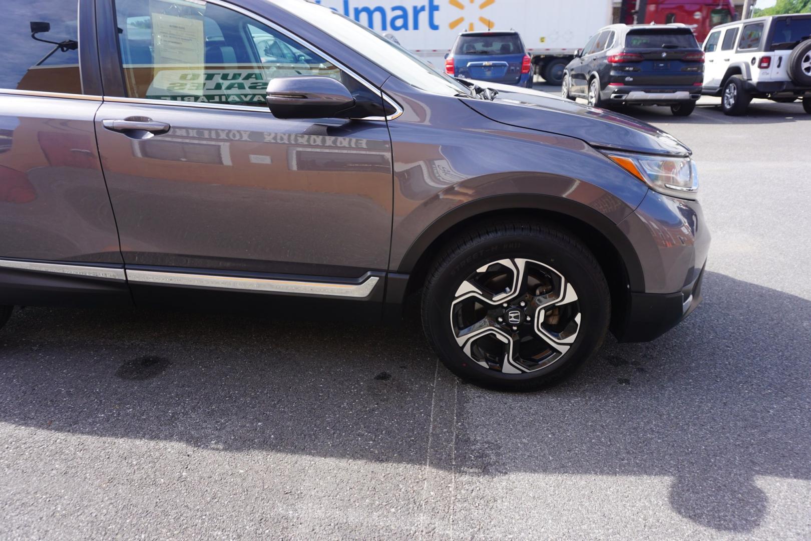 2018 GRAY /GRAY HONDA CR-V TOURING (2HKRW2H90JH) with an 1.5L I4 engine, CVT transmission, located at 312 Centre Ave, Schuylkill Haven, PA, 17972, (570) 593-5278, 40.638130, -76.177383- Photo#15