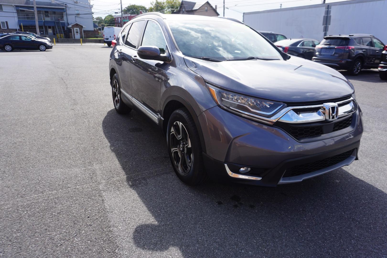 2018 GRAY /GRAY HONDA CR-V TOURING (2HKRW2H90JH) with an 1.5L I4 engine, CVT transmission, located at 312 Centre Ave, Schuylkill Haven, PA, 17972, (570) 593-5278, 40.638130, -76.177383- Photo#16