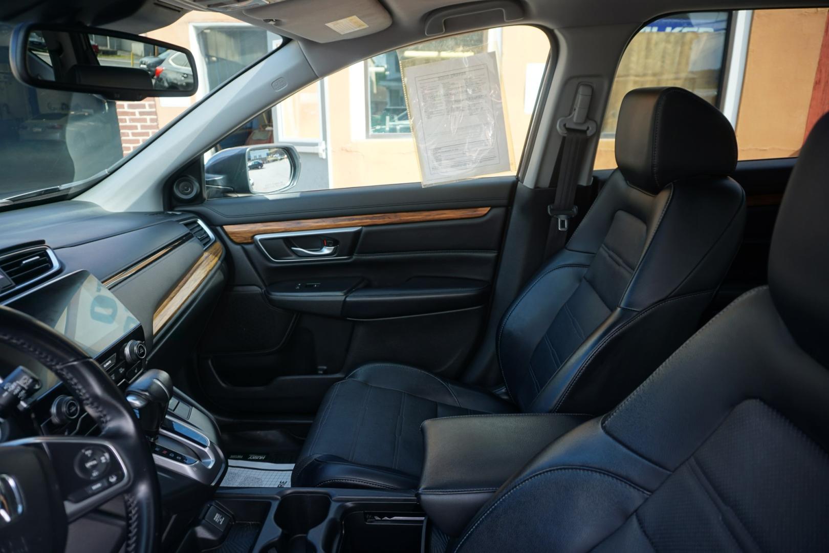 2018 GRAY /GRAY HONDA CR-V TOURING (2HKRW2H90JH) with an 1.5L I4 engine, CVT transmission, located at 312 Centre Ave, Schuylkill Haven, PA, 17972, (570) 593-5278, 40.638130, -76.177383- Photo#21