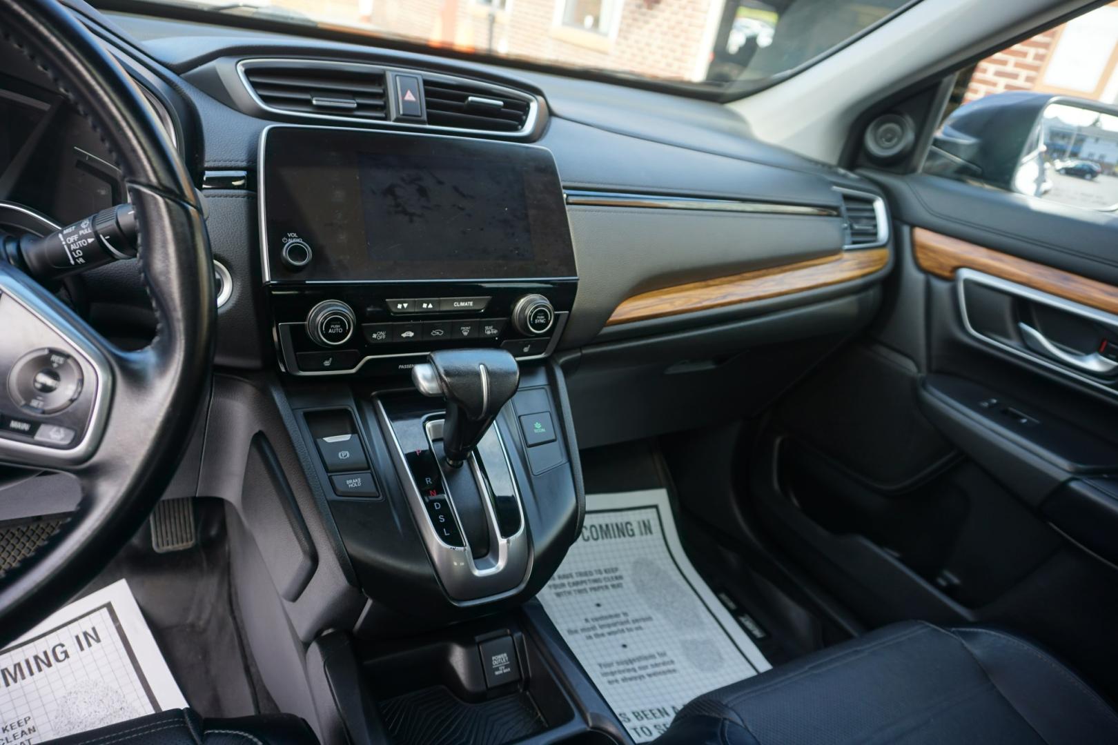 2018 GRAY /GRAY HONDA CR-V TOURING (2HKRW2H90JH) with an 1.5L I4 engine, CVT transmission, located at 312 Centre Ave, Schuylkill Haven, PA, 17972, (570) 593-5278, 40.638130, -76.177383- Photo#22