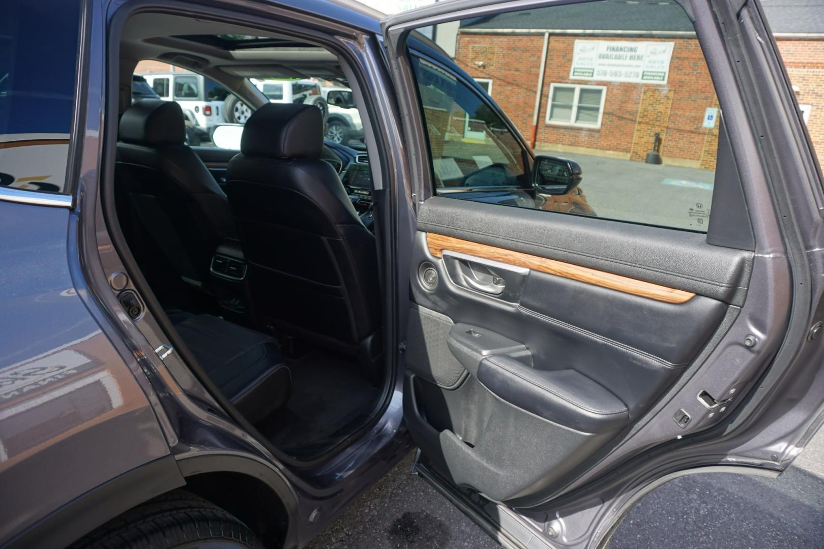 2018 GRAY /GRAY HONDA CR-V TOURING (2HKRW2H90JH) with an 1.5L I4 engine, CVT transmission, located at 312 Centre Ave, Schuylkill Haven, PA, 17972, (570) 593-5278, 40.638130, -76.177383- Photo#39