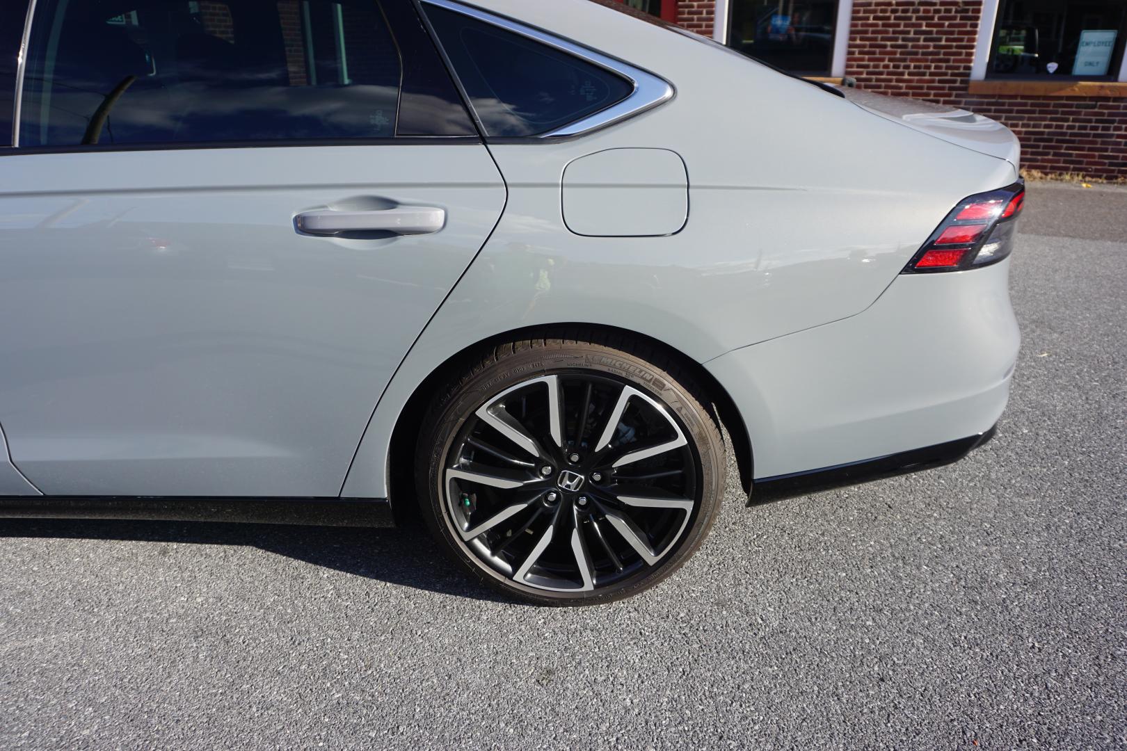 2023 GRAY /GRAY HONDA ACCORD TOURING (1HGCY2F82PA) with an 2L I4 engine, Automatic transmission, located at 312 Centre Ave, Schuylkill Haven, PA, 17972, (570) 593-5278, 40.638130, -76.177383- Photo#6