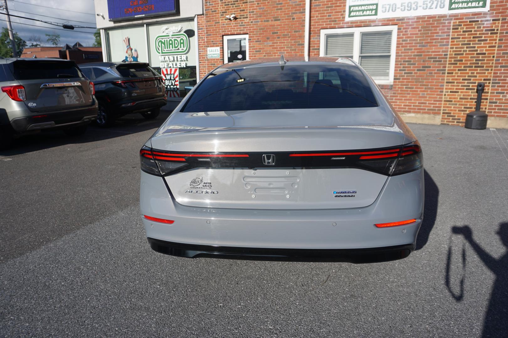 2023 GRAY /GRAY HONDA ACCORD TOURING (1HGCY2F82PA) with an 2L I4 engine, Automatic transmission, located at 312 Centre Ave, Schuylkill Haven, PA, 17972, (570) 593-5278, 40.638130, -76.177383- Photo#8