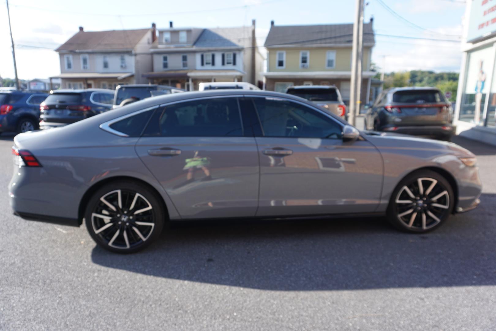 2023 GRAY /GRAY HONDA ACCORD TOURING (1HGCY2F82PA) with an 2L I4 engine, Automatic transmission, located at 312 Centre Ave, Schuylkill Haven, PA, 17972, (570) 593-5278, 40.638130, -76.177383- Photo#9