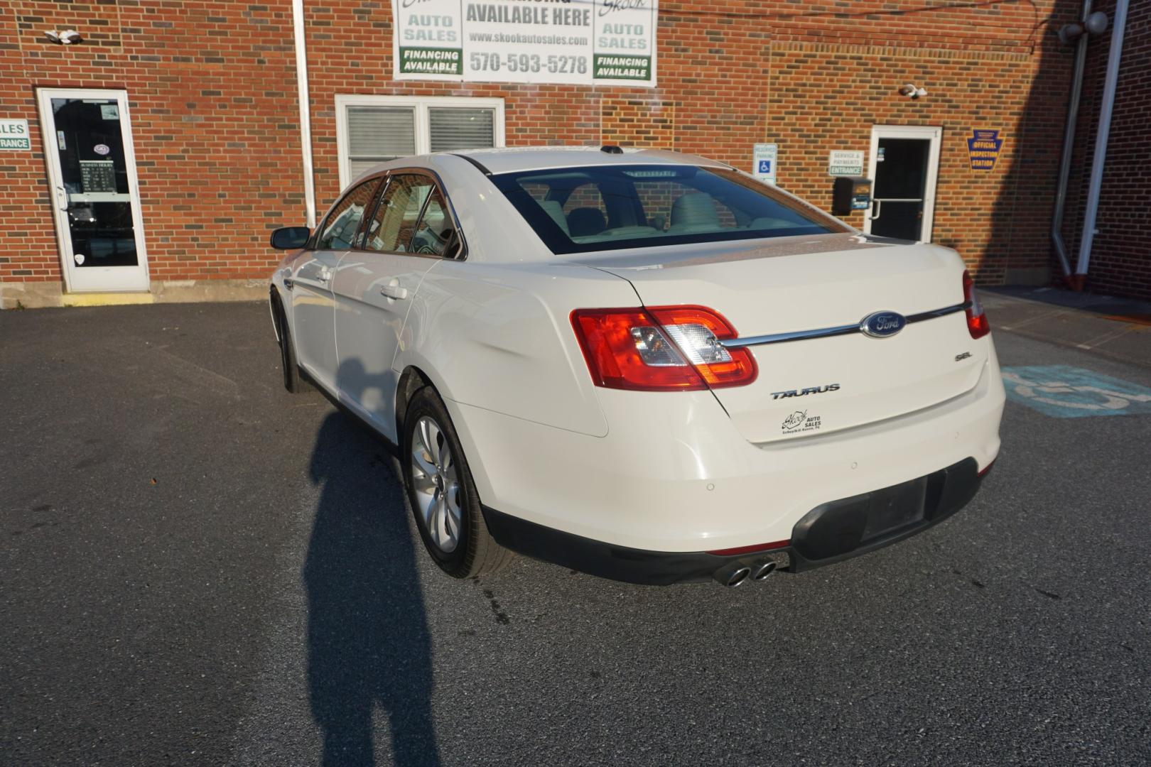 2011 FORD TAURUS SEL (1FAHP2EWXBG) with an 3.5L V6 engine, AUTOMATIC transmission, located at 312 Centre Ave, Schuylkill Haven, PA, 17972, (570) 593-5278, 40.638130, -76.177383- Photo#8