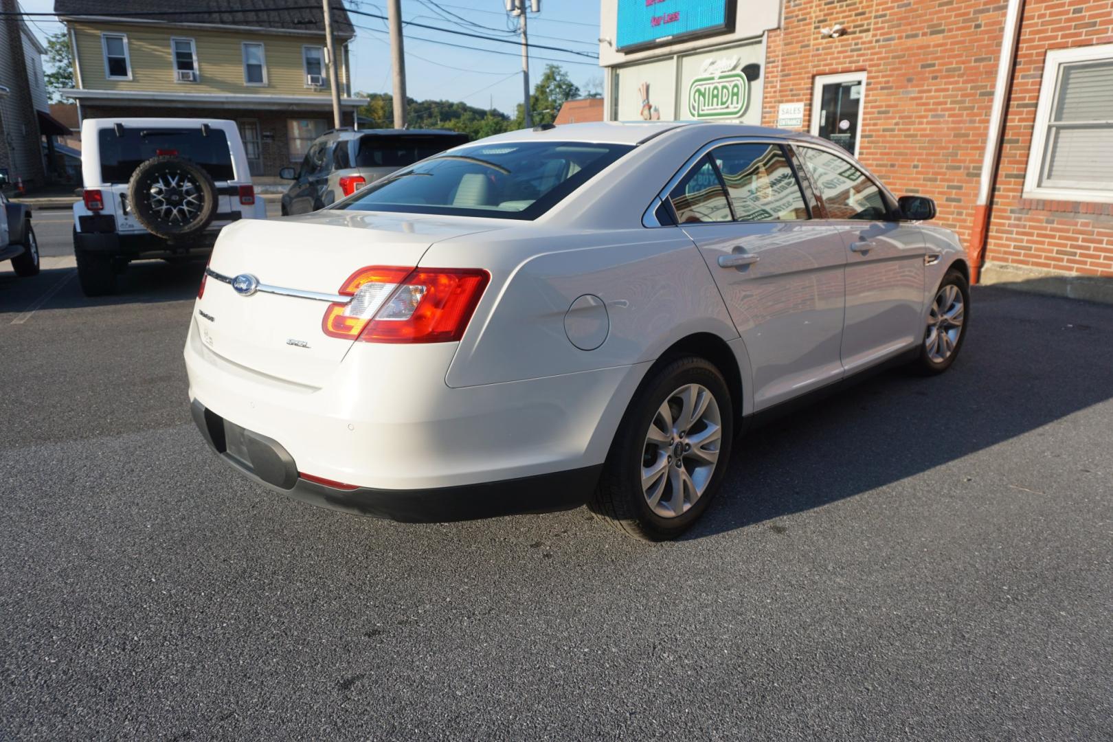 2011 FORD TAURUS SEL (1FAHP2EWXBG) with an 3.5L V6 engine, AUTOMATIC transmission, located at 312 Centre Ave, Schuylkill Haven, PA, 17972, (570) 593-5278, 40.638130, -76.177383- Photo#11
