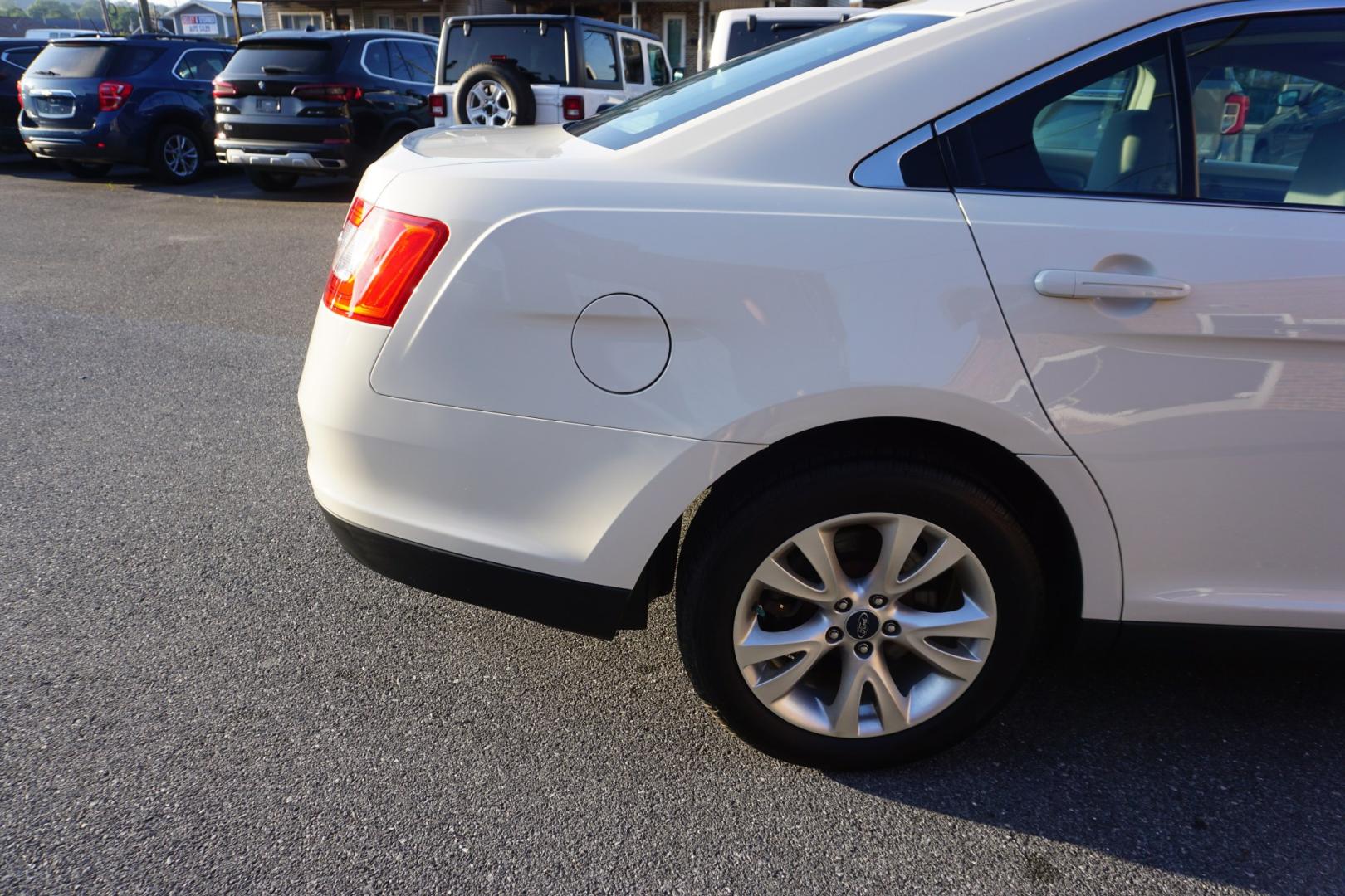 2011 FORD TAURUS SEL (1FAHP2EWXBG) with an 3.5L V6 engine, AUTOMATIC transmission, located at 312 Centre Ave, Schuylkill Haven, PA, 17972, (570) 593-5278, 40.638130, -76.177383- Photo#12