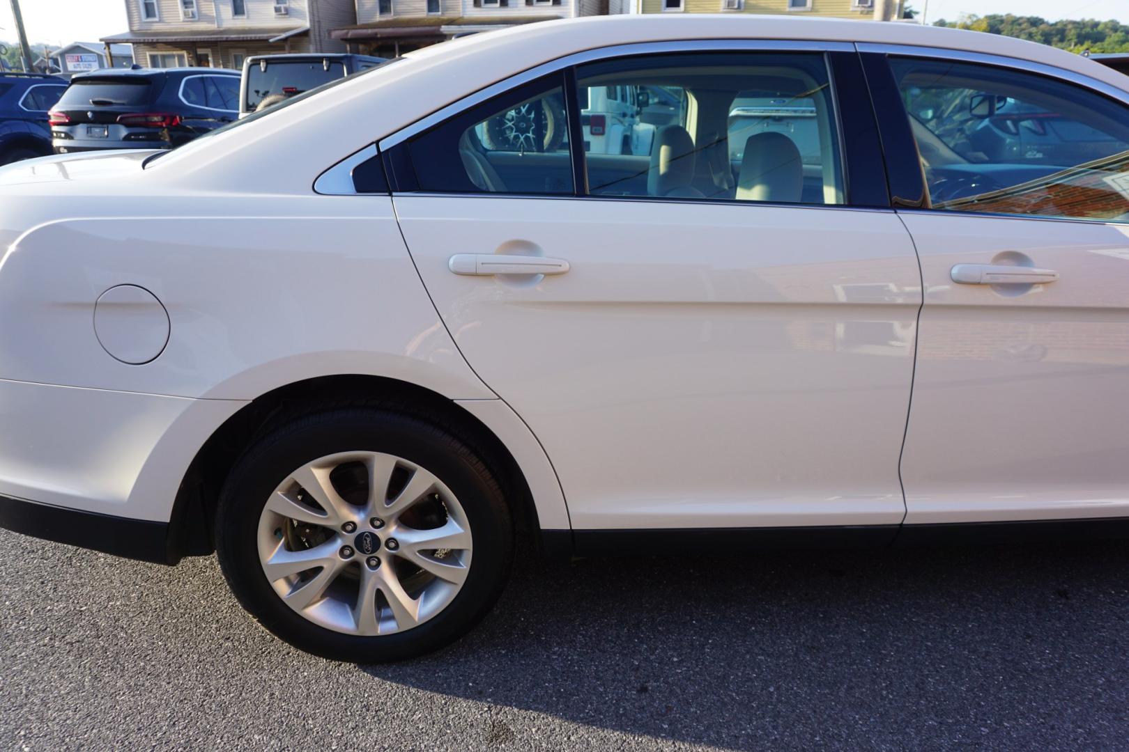 2011 FORD TAURUS SEL (1FAHP2EWXBG) with an 3.5L V6 engine, AUTOMATIC transmission, located at 312 Centre Ave, Schuylkill Haven, PA, 17972, (570) 593-5278, 40.638130, -76.177383- Photo#13