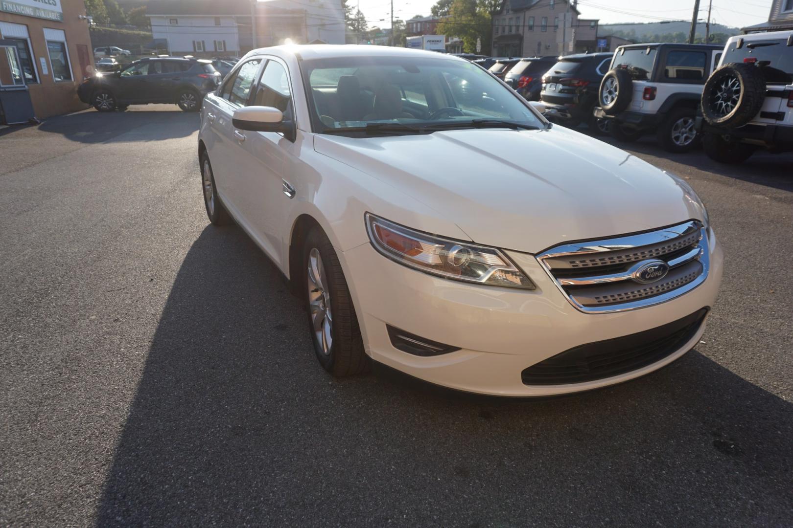 2011 FORD TAURUS SEL (1FAHP2EWXBG) with an 3.5L V6 engine, AUTOMATIC transmission, located at 312 Centre Ave, Schuylkill Haven, PA, 17972, (570) 593-5278, 40.638130, -76.177383- Photo#16