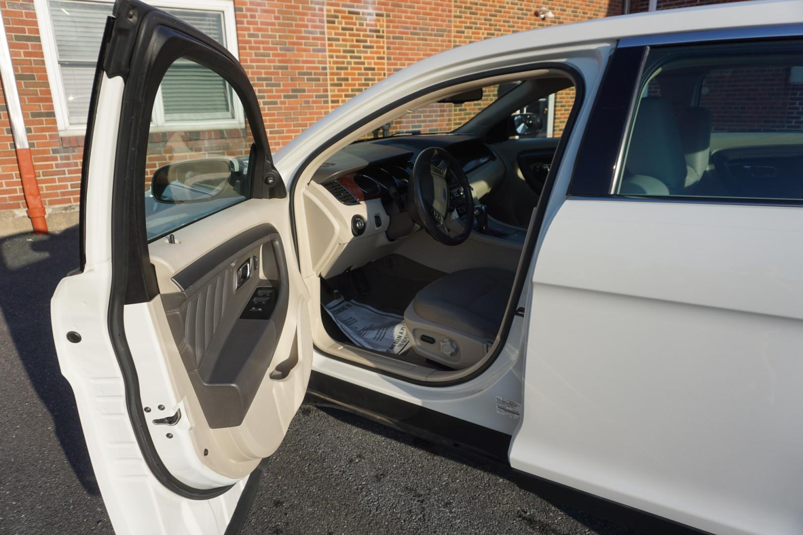 2011 FORD TAURUS SEL (1FAHP2EWXBG) with an 3.5L V6 engine, AUTOMATIC transmission, located at 312 Centre Ave, Schuylkill Haven, PA, 17972, (570) 593-5278, 40.638130, -76.177383- Photo#23