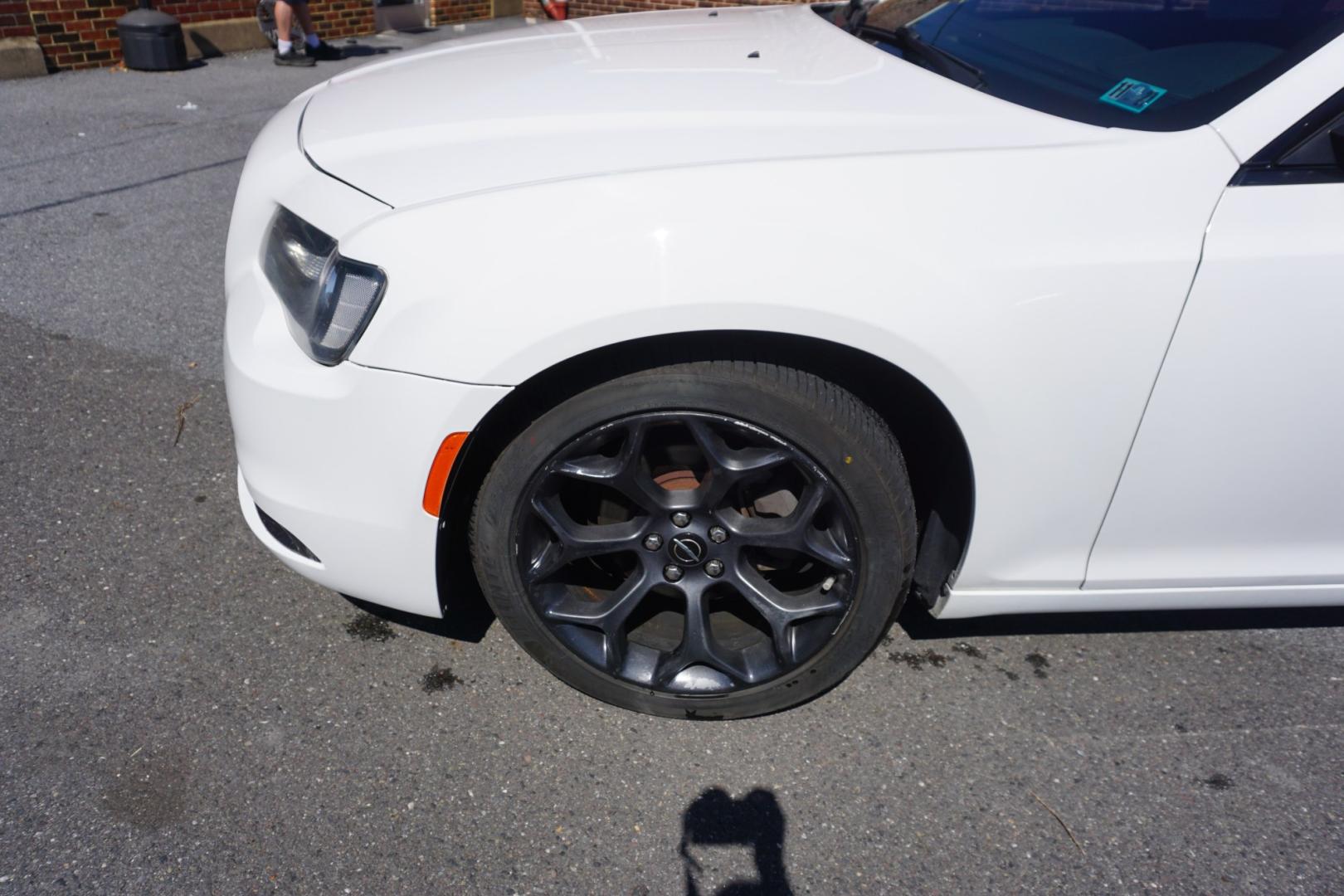 2019 WHITE CHRYSLER 300 300S (2C3CCABG3KH) with an 3.6L V6 engine, AUTOMATIC transmission, located at 312 Centre Ave, Schuylkill Haven, PA, 17972, (570) 593-5278, 40.638130, -76.177383- Photo#3