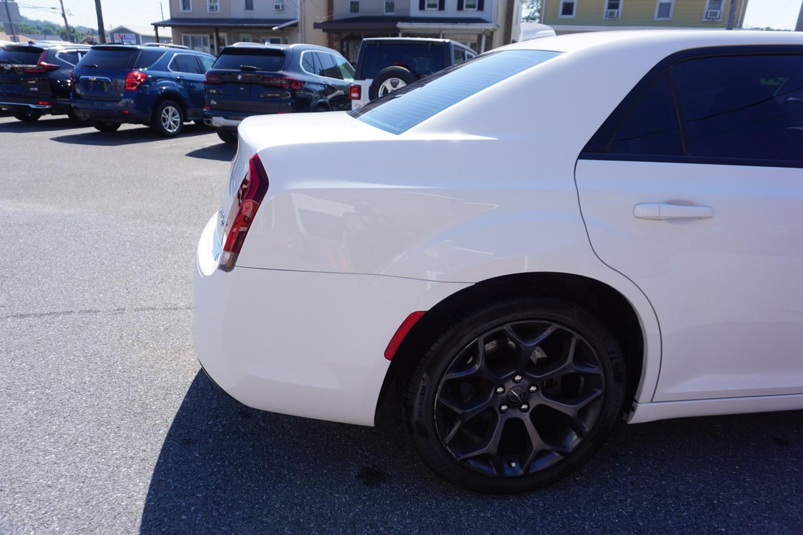 2019 WHITE CHRYSLER 300 300S (2C3CCABG3KH) with an 3.6L V6 engine, AUTOMATIC transmission, located at 312 Centre Ave, Schuylkill Haven, PA, 17972, (570) 593-5278, 40.638130, -76.177383- Photo#11
