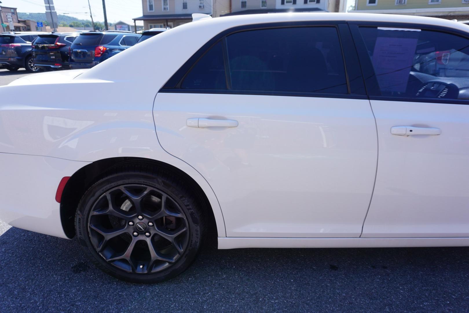 2019 WHITE CHRYSLER 300 300S (2C3CCABG3KH) with an 3.6L V6 engine, AUTOMATIC transmission, located at 312 Centre Ave, Schuylkill Haven, PA, 17972, (570) 593-5278, 40.638130, -76.177383- Photo#12