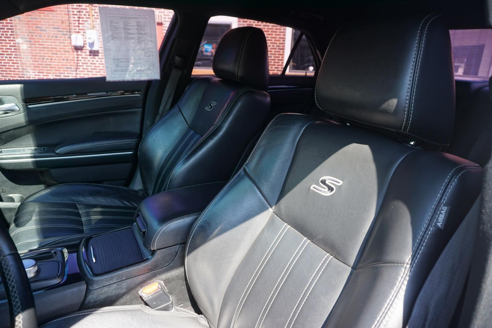 2019 WHITE CHRYSLER 300 300S (2C3CCABG3KH) with an 3.6L V6 engine, AUTOMATIC transmission, located at 312 Centre Ave, Schuylkill Haven, PA, 17972, (570) 593-5278, 40.638130, -76.177383- Photo#18