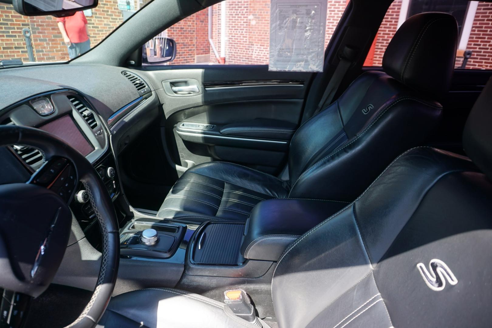2019 WHITE CHRYSLER 300 300S (2C3CCABG3KH) with an 3.6L V6 engine, AUTOMATIC transmission, located at 312 Centre Ave, Schuylkill Haven, PA, 17972, (570) 593-5278, 40.638130, -76.177383- Photo#19