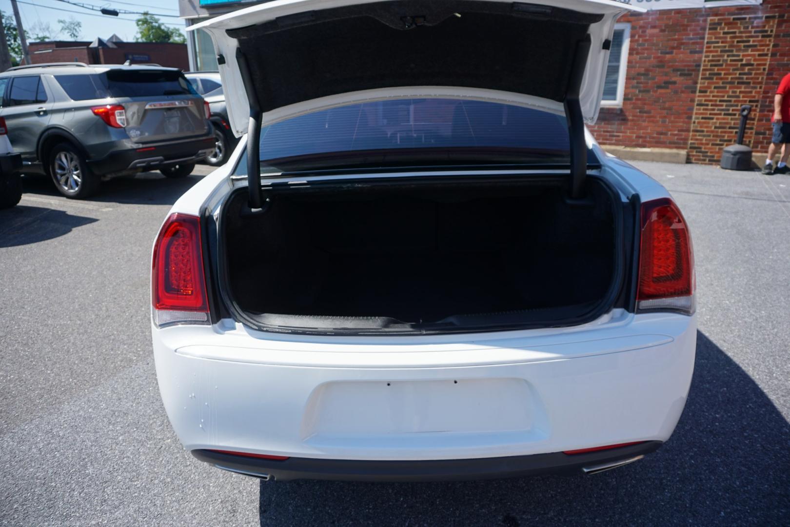 2019 WHITE CHRYSLER 300 300S (2C3CCABG3KH) with an 3.6L V6 engine, AUTOMATIC transmission, located at 312 Centre Ave, Schuylkill Haven, PA, 17972, (570) 593-5278, 40.638130, -76.177383- Photo#30