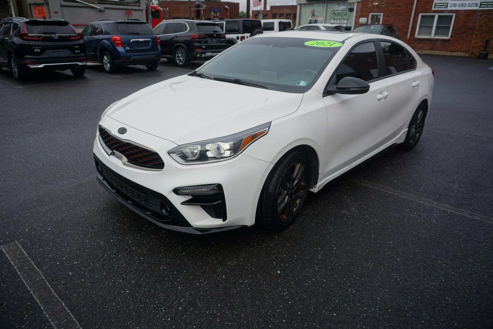 2021 WHITE /GRAY KIA FORTE GT-LINE (3KPF34AD4ME) with an 2L I4 engine, AUTOMATIC transmission, located at 312 Centre Ave, Schuylkill Haven, PA, 17972, (570) 593-5278, 40.638130, -76.177383- Photo#3