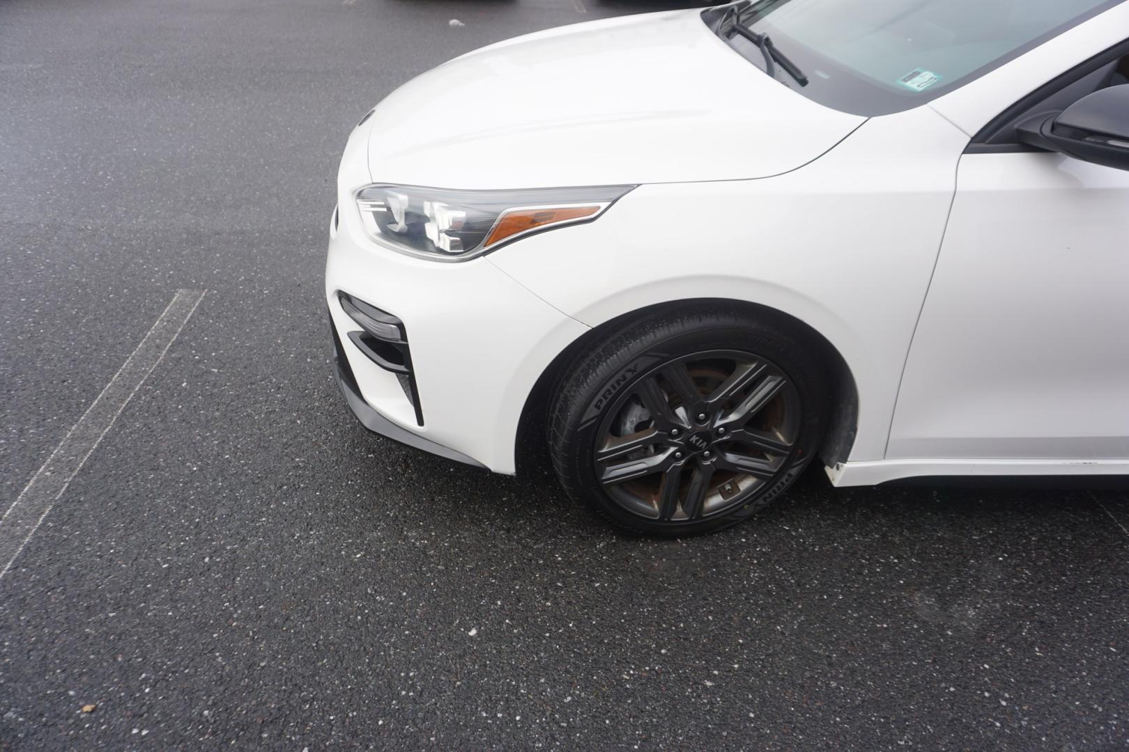 2021 WHITE /GRAY KIA FORTE GT-LINE (3KPF34AD4ME) with an 2L I4 engine, AUTOMATIC transmission, located at 312 Centre Ave, Schuylkill Haven, PA, 17972, (570) 593-5278, 40.638130, -76.177383- Photo#4