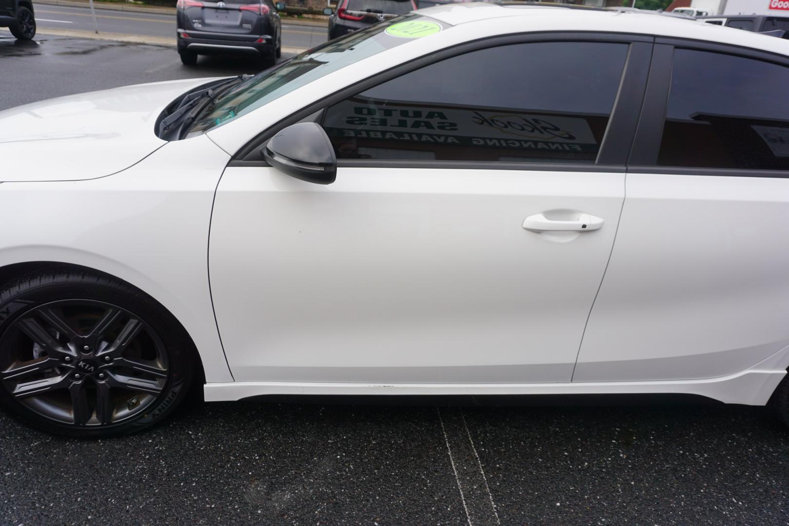 2021 WHITE /GRAY KIA FORTE GT-LINE (3KPF34AD4ME) with an 2L I4 engine, AUTOMATIC transmission, located at 312 Centre Ave, Schuylkill Haven, PA, 17972, (570) 593-5278, 40.638130, -76.177383- Photo#5
