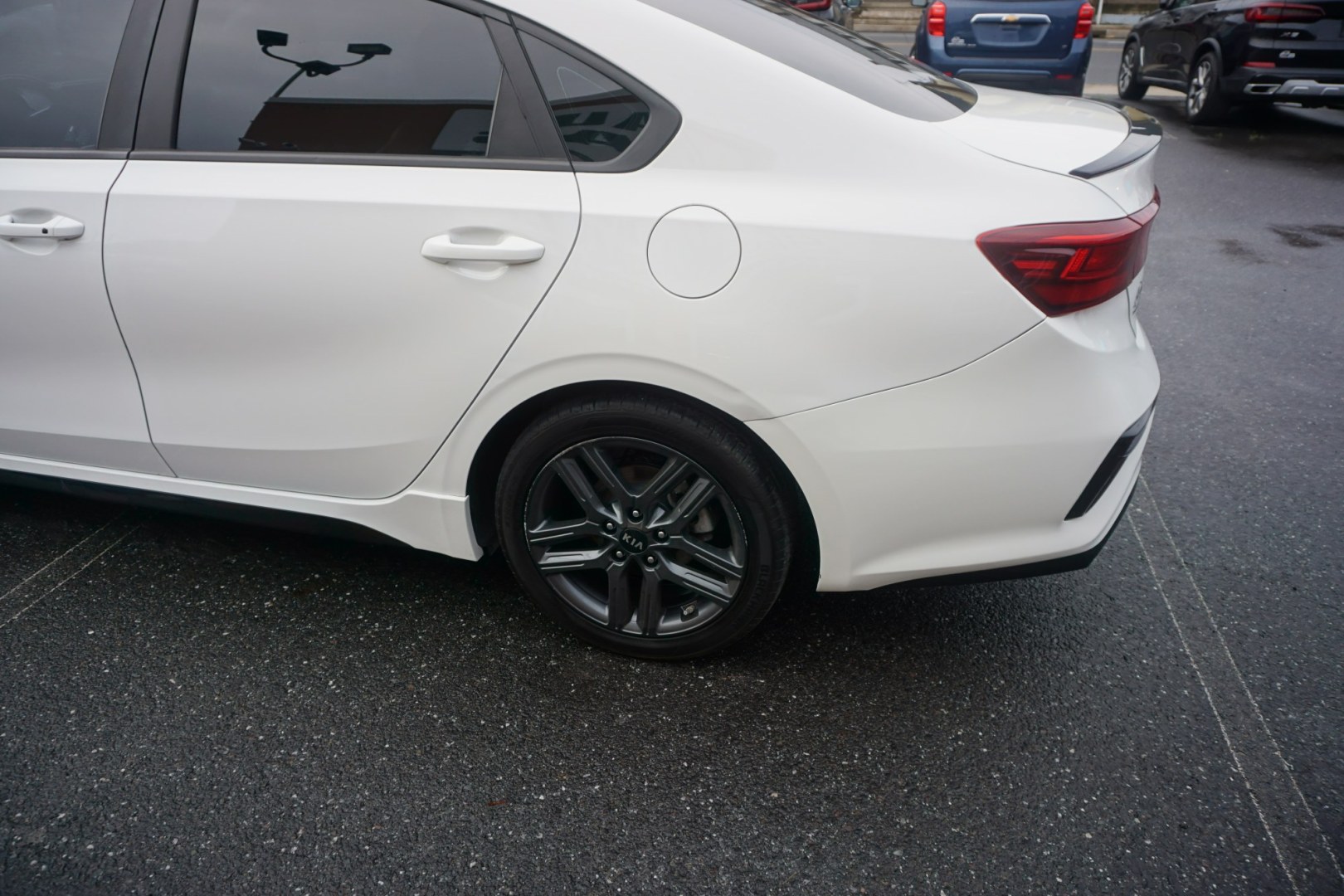 2021 WHITE /GRAY KIA FORTE GT-LINE (3KPF34AD4ME) with an 2L I4 engine, AUTOMATIC transmission, located at 312 Centre Ave, Schuylkill Haven, PA, 17972, (570) 593-5278, 40.638130, -76.177383- Photo#7