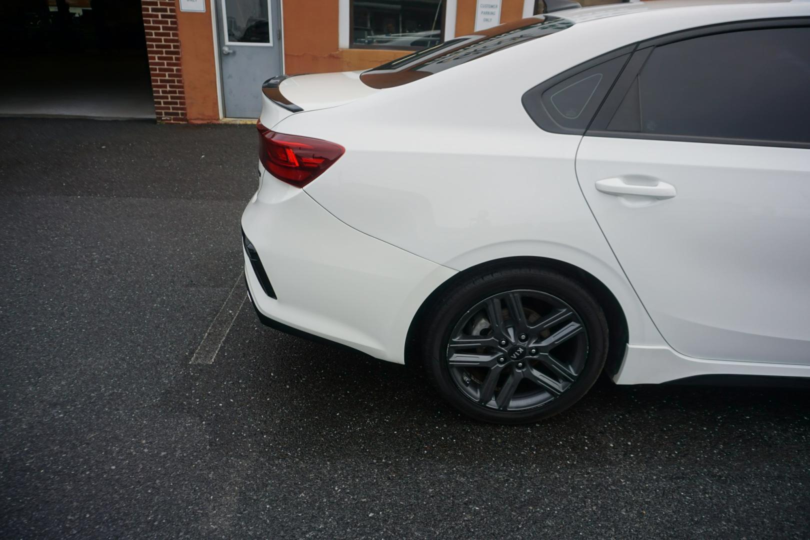2021 WHITE /GRAY KIA FORTE GT-LINE (3KPF34AD4ME) with an 2L I4 engine, AUTOMATIC transmission, located at 312 Centre Ave, Schuylkill Haven, PA, 17972, (570) 593-5278, 40.638130, -76.177383- Photo#12