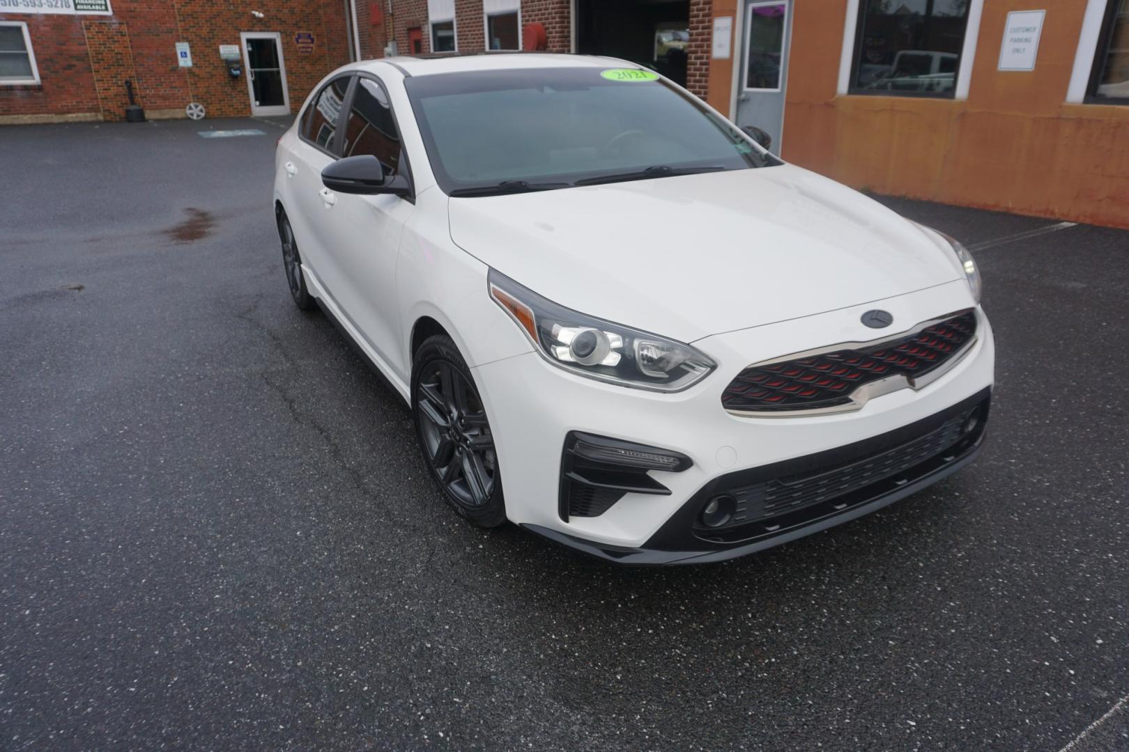 2021 WHITE /GRAY KIA FORTE GT-LINE (3KPF34AD4ME) with an 2L I4 engine, AUTOMATIC transmission, located at 312 Centre Ave, Schuylkill Haven, PA, 17972, (570) 593-5278, 40.638130, -76.177383- Photo#16