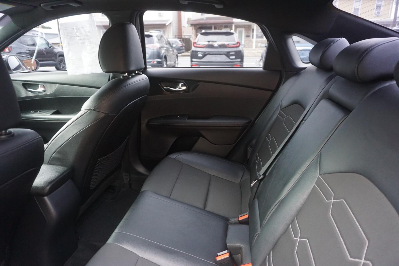 2021 WHITE /GRAY KIA FORTE GT-LINE (3KPF34AD4ME) with an 2L I4 engine, AUTOMATIC transmission, located at 312 Centre Ave, Schuylkill Haven, PA, 17972, (570) 593-5278, 40.638130, -76.177383- Photo#28