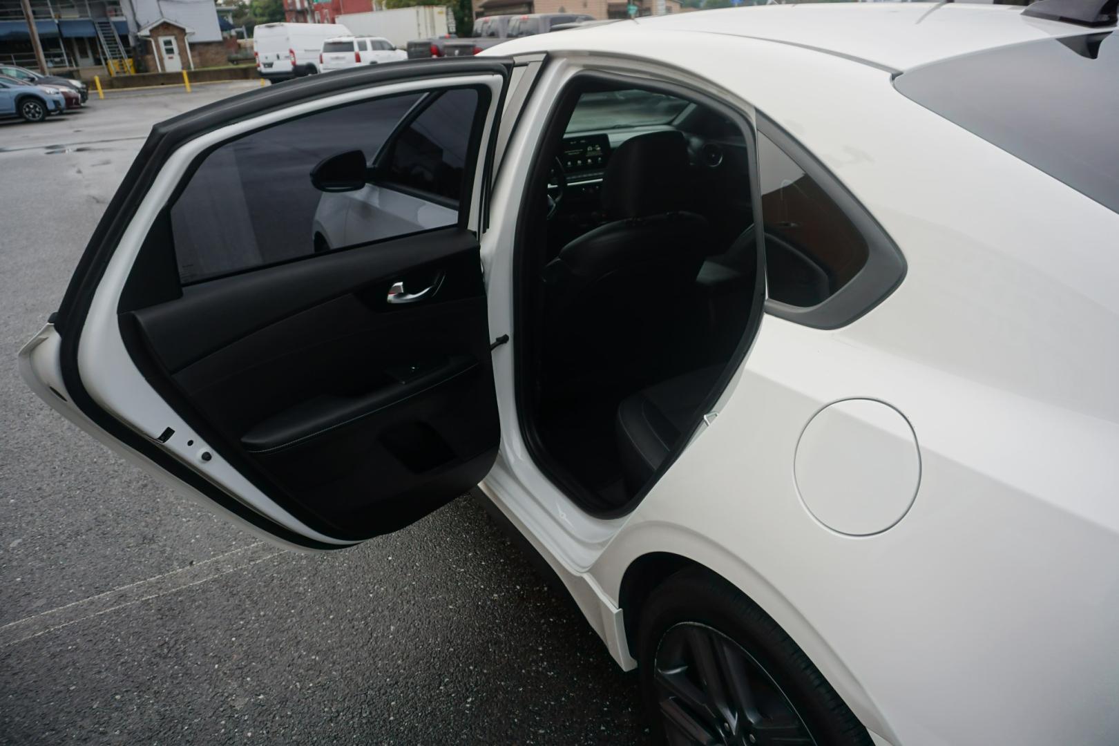 2021 WHITE /GRAY KIA FORTE GT-LINE (3KPF34AD4ME) with an 2L I4 engine, AUTOMATIC transmission, located at 312 Centre Ave, Schuylkill Haven, PA, 17972, (570) 593-5278, 40.638130, -76.177383- Photo#31