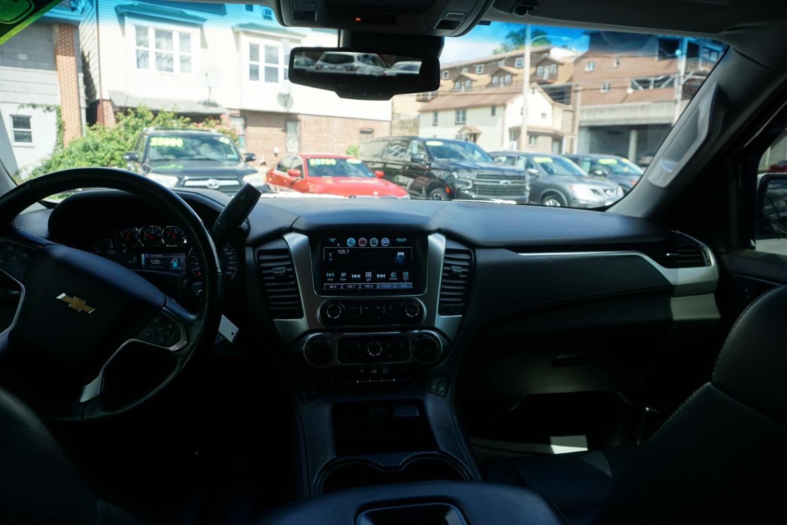 2019 WHITE /BLACK CHEVROLET TAHOE LT (1GNSKBKCXKR) with an 5.3L V8 engine, AUTOMATIC transmission, located at 312 Centre Ave, Schuylkill Haven, PA, 17972, (570) 593-5278, 40.638130, -76.177383- Photo#25