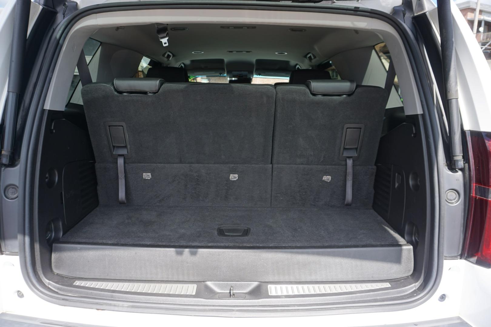 2019 WHITE /BLACK CHEVROLET TAHOE LT (1GNSKBKCXKR) with an 5.3L V8 engine, AUTOMATIC transmission, located at 312 Centre Ave, Schuylkill Haven, PA, 17972, (570) 593-5278, 40.638130, -76.177383- Photo#36