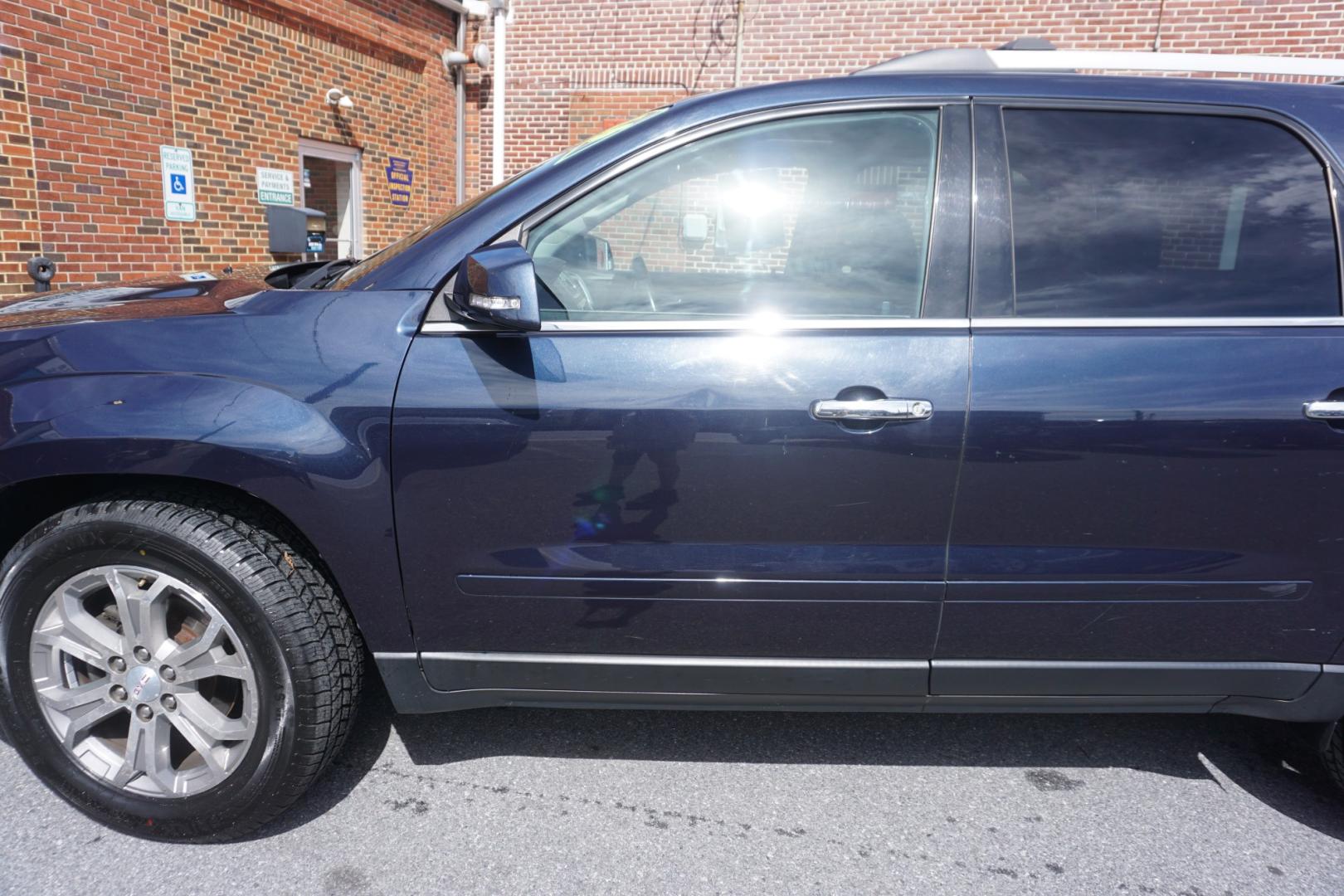 2016 BLUE /BLACK GMC ACADIA SLT (1GKKVRKD4GJ) with an 3.6L V6 engine, AUTOMATIC transmission, located at 312 Centre Ave, Schuylkill Haven, PA, 17972, (570) 593-5278, 40.638130, -76.177383- Photo#5