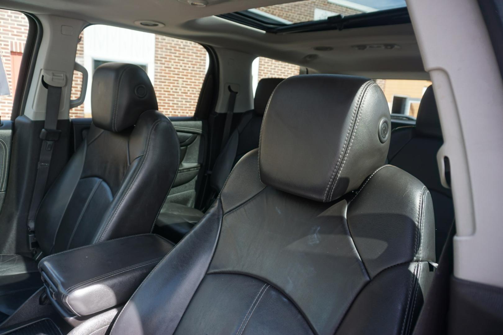 2016 BLUE /BLACK GMC ACADIA SLT (1GKKVRKD4GJ) with an 3.6L V6 engine, AUTOMATIC transmission, located at 312 Centre Ave, Schuylkill Haven, PA, 17972, (570) 593-5278, 40.638130, -76.177383- Photo#17