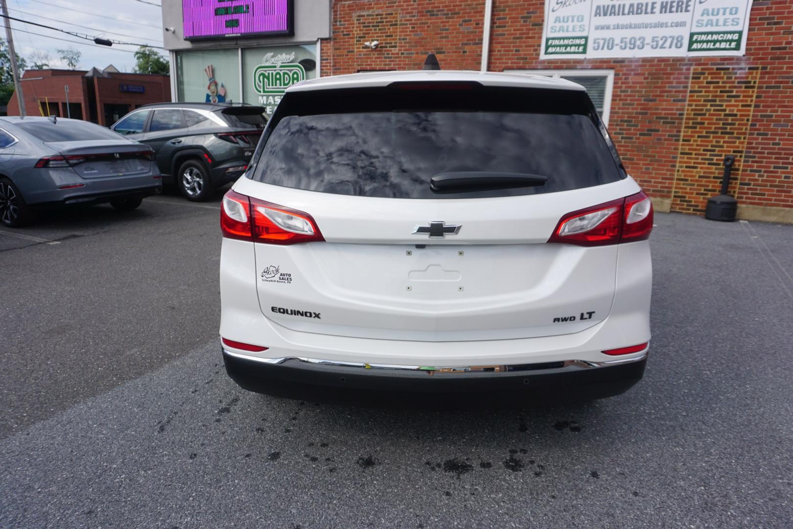 2020 WHITE /BLACK CHEVROLET EQUINOX LT (2GNAXUEV4L6) with an 1.5L I4 engine, AUTOMATIC transmission, located at 312 Centre Ave, Schuylkill Haven, PA, 17972, (570) 593-5278, 40.638130, -76.177383- Photo#8