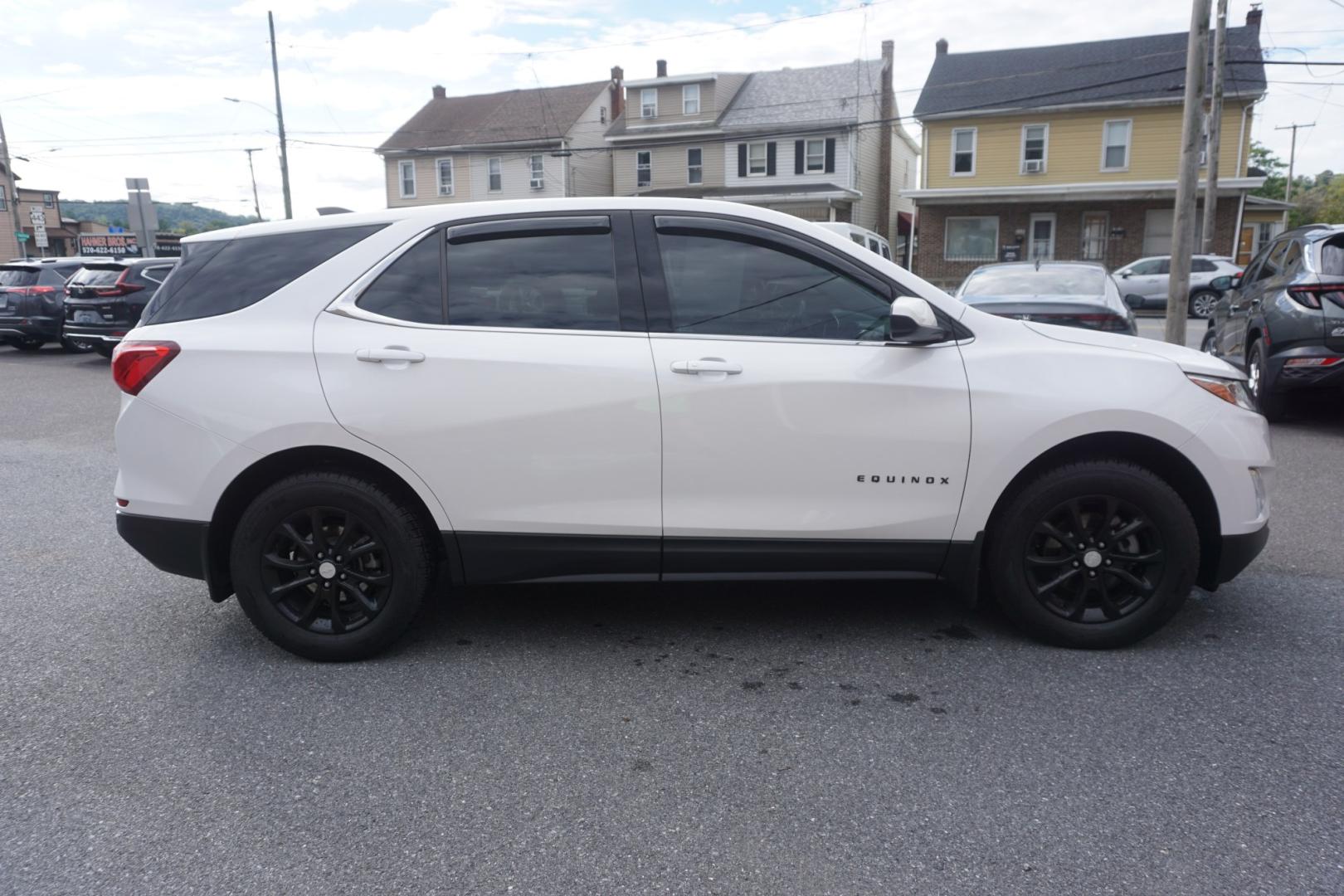 2020 WHITE /BLACK CHEVROLET EQUINOX LT (2GNAXUEV4L6) with an 1.5L I4 engine, AUTOMATIC transmission, located at 312 Centre Ave, Schuylkill Haven, PA, 17972, (570) 593-5278, 40.638130, -76.177383- Photo#9