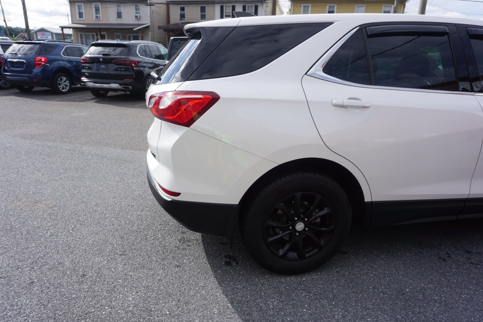 2020 WHITE /BLACK CHEVROLET EQUINOX LT (2GNAXUEV4L6) with an 1.5L I4 engine, AUTOMATIC transmission, located at 312 Centre Ave, Schuylkill Haven, PA, 17972, (570) 593-5278, 40.638130, -76.177383- Photo#11
