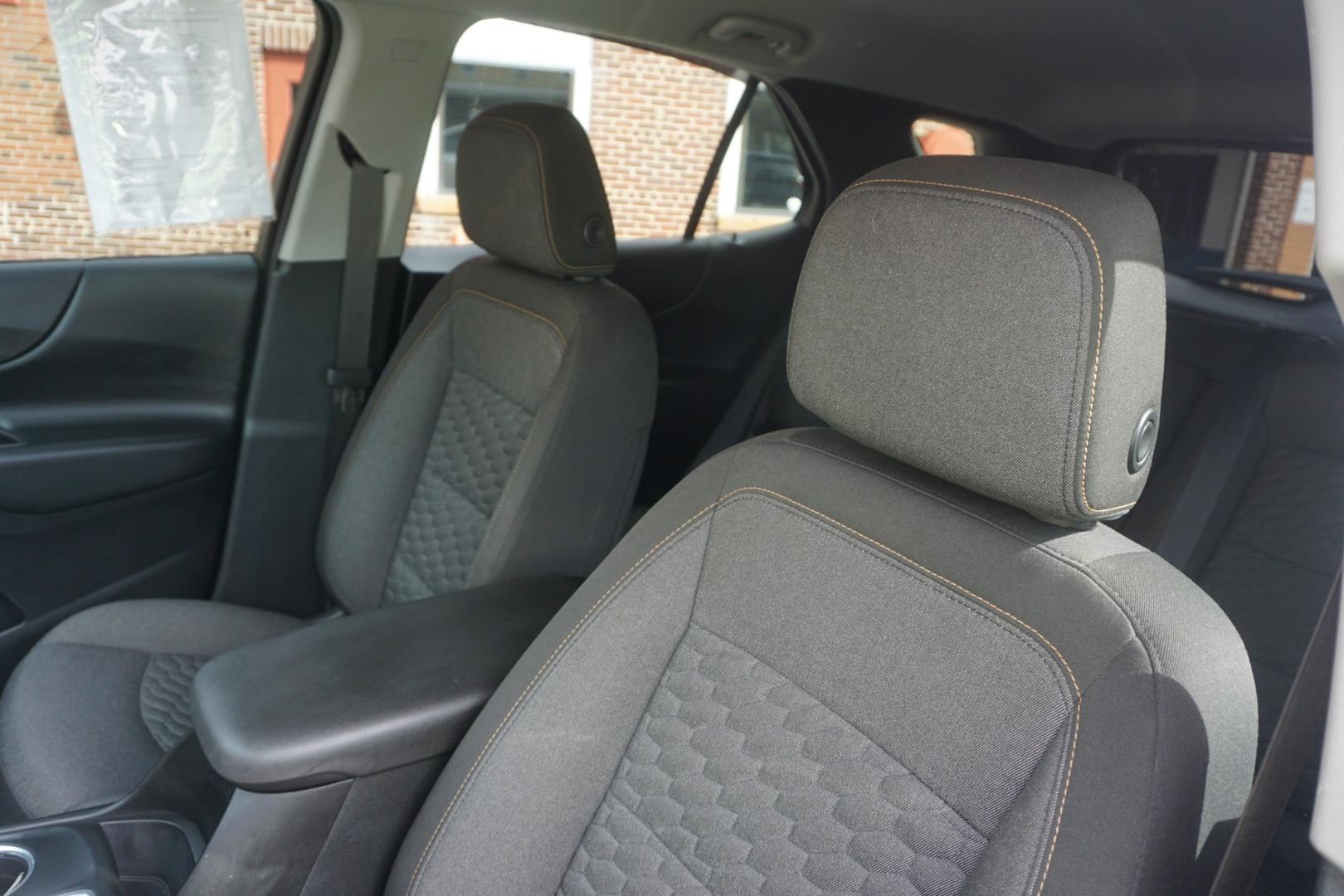 2020 WHITE /BLACK CHEVROLET EQUINOX LT (2GNAXUEV4L6) with an 1.5L I4 engine, AUTOMATIC transmission, located at 312 Centre Ave, Schuylkill Haven, PA, 17972, (570) 593-5278, 40.638130, -76.177383- Photo#18