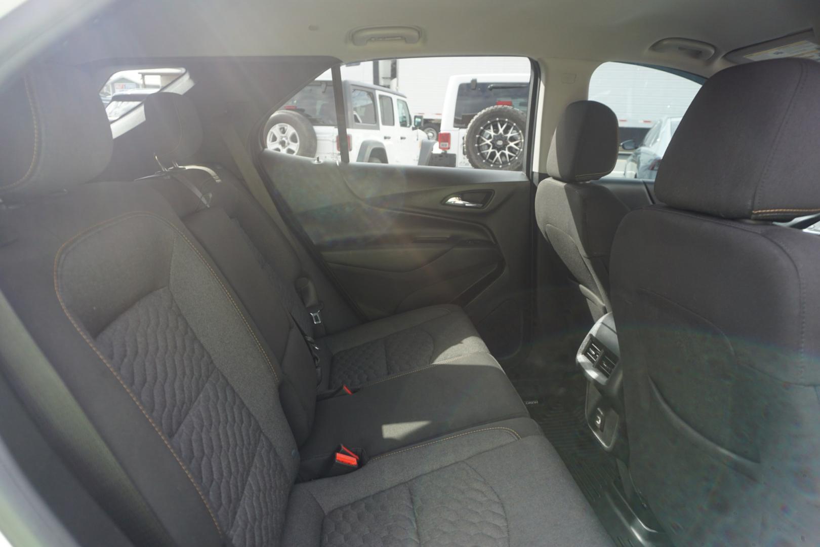 2020 WHITE /BLACK CHEVROLET EQUINOX LT (2GNAXUEV4L6) with an 1.5L I4 engine, AUTOMATIC transmission, located at 312 Centre Ave, Schuylkill Haven, PA, 17972, (570) 593-5278, 40.638130, -76.177383- Photo#35