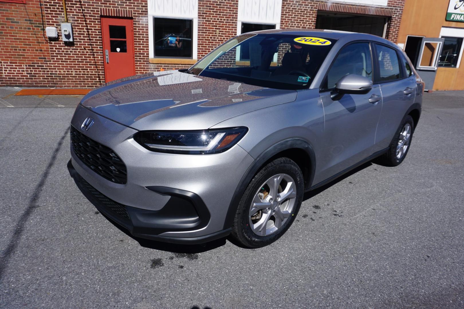 2024 SILVER /GRAY HONDA HR-V LX (3CZRZ2H33RM) with an 2L I4 engine, CVT transmission, located at 312 Centre Ave, Schuylkill Haven, PA, 17972, (570) 593-5278, 40.638130, -76.177383- Photo#3